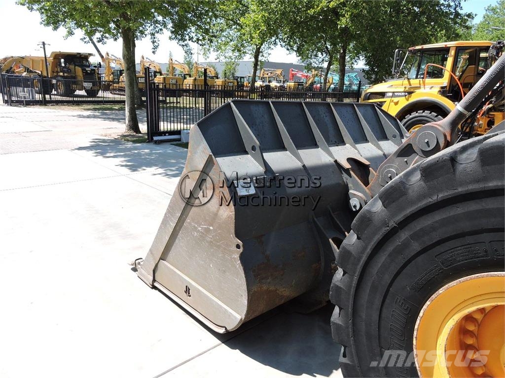 Volvo L150H لوادر بعجل