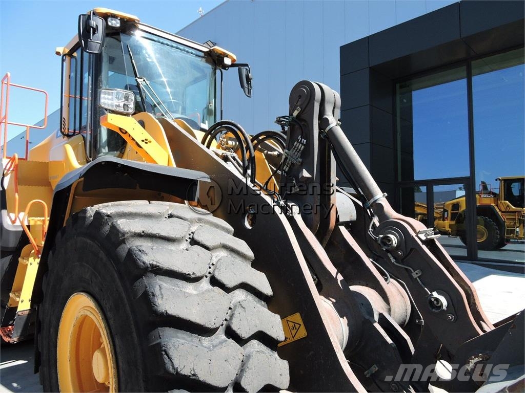 Volvo L150H لوادر بعجل