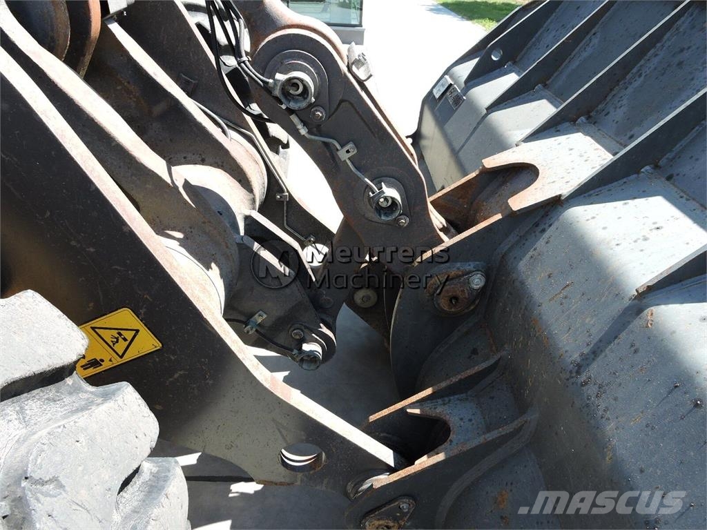 Volvo L150H لوادر بعجل