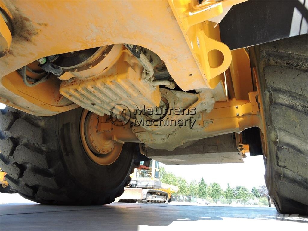 Volvo L150H لوادر بعجل