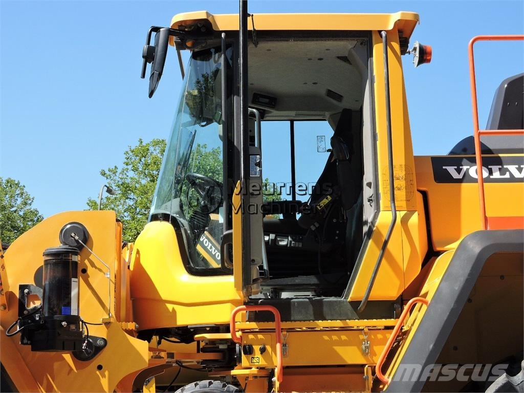 Volvo L150H لوادر بعجل