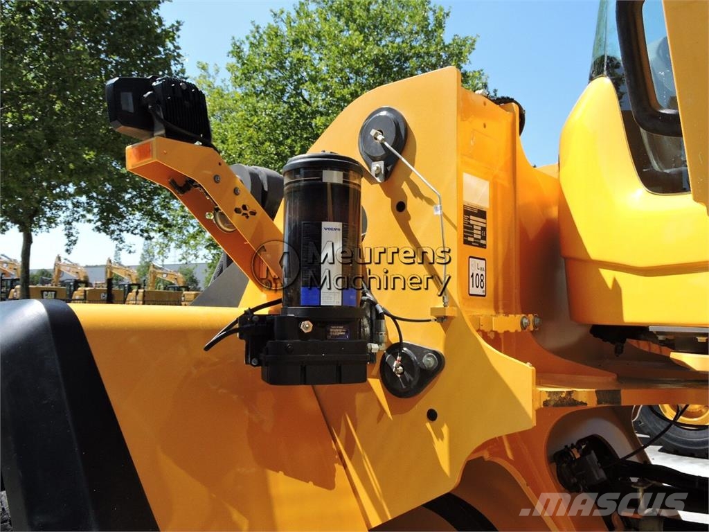 Volvo L150H لوادر بعجل