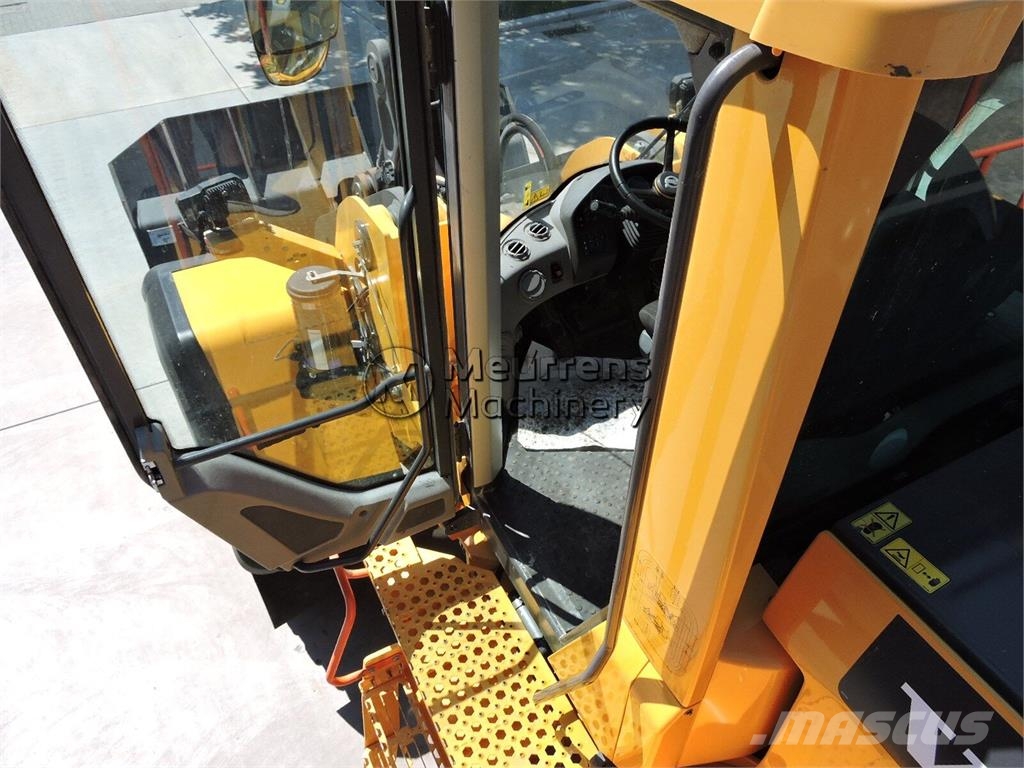 Volvo L150H لوادر بعجل
