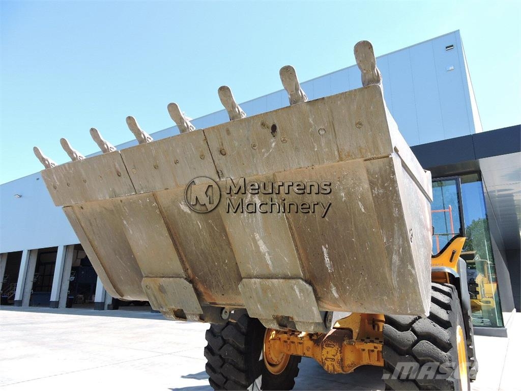 Volvo L150H لوادر بعجل