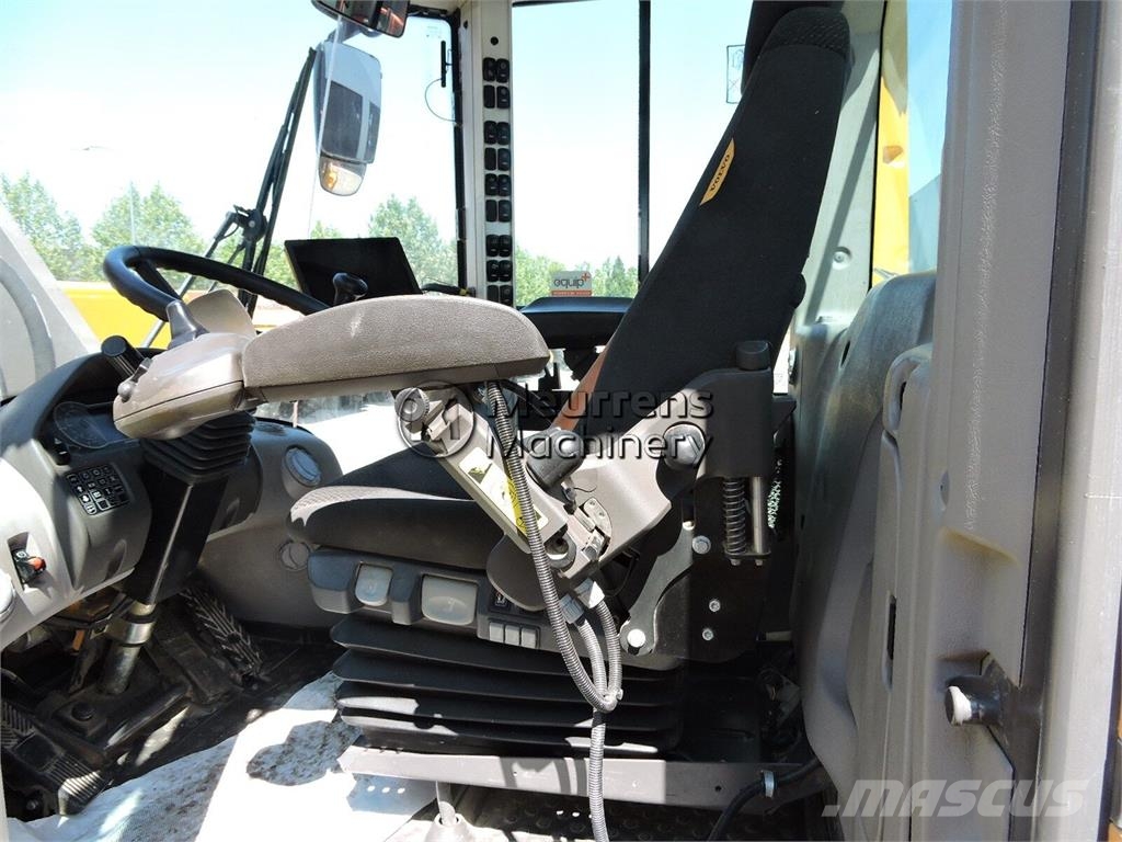 Volvo L150H لوادر بعجل