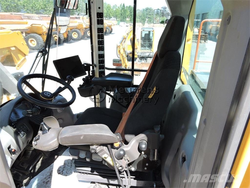 Volvo L150H لوادر بعجل