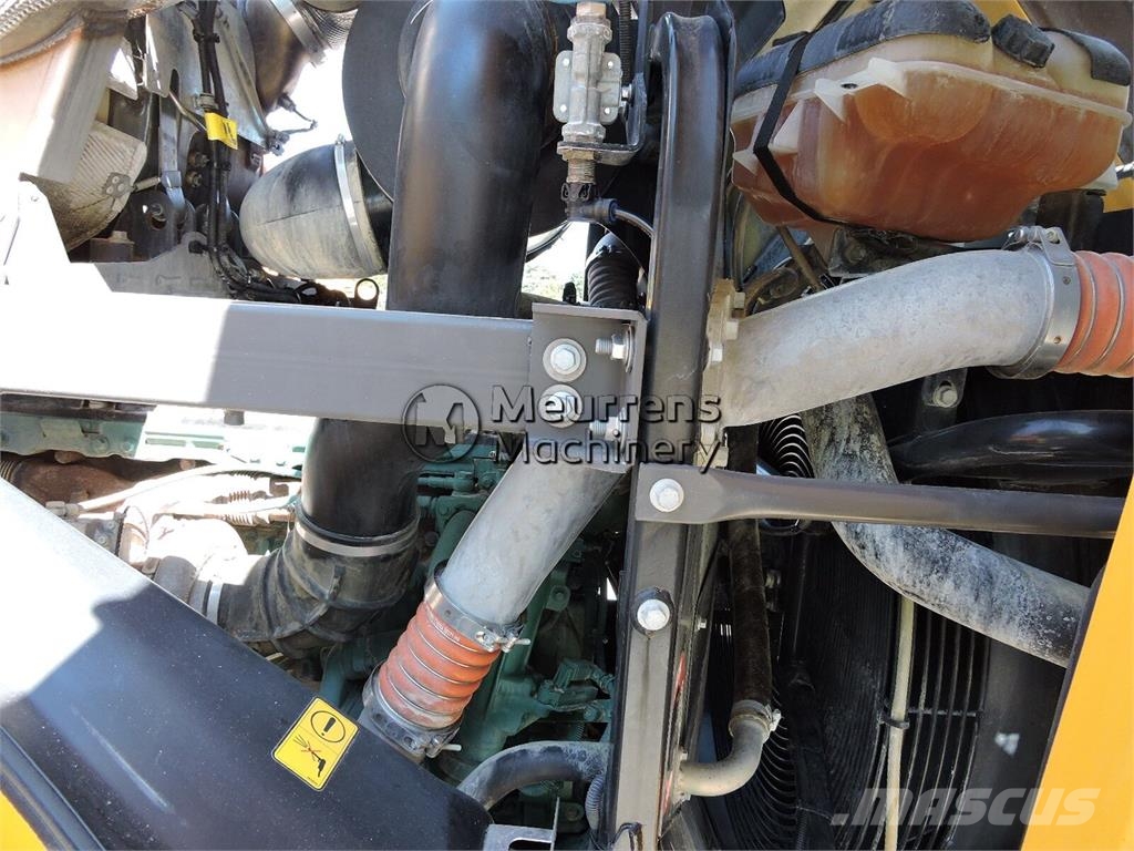 Volvo L150H لوادر بعجل
