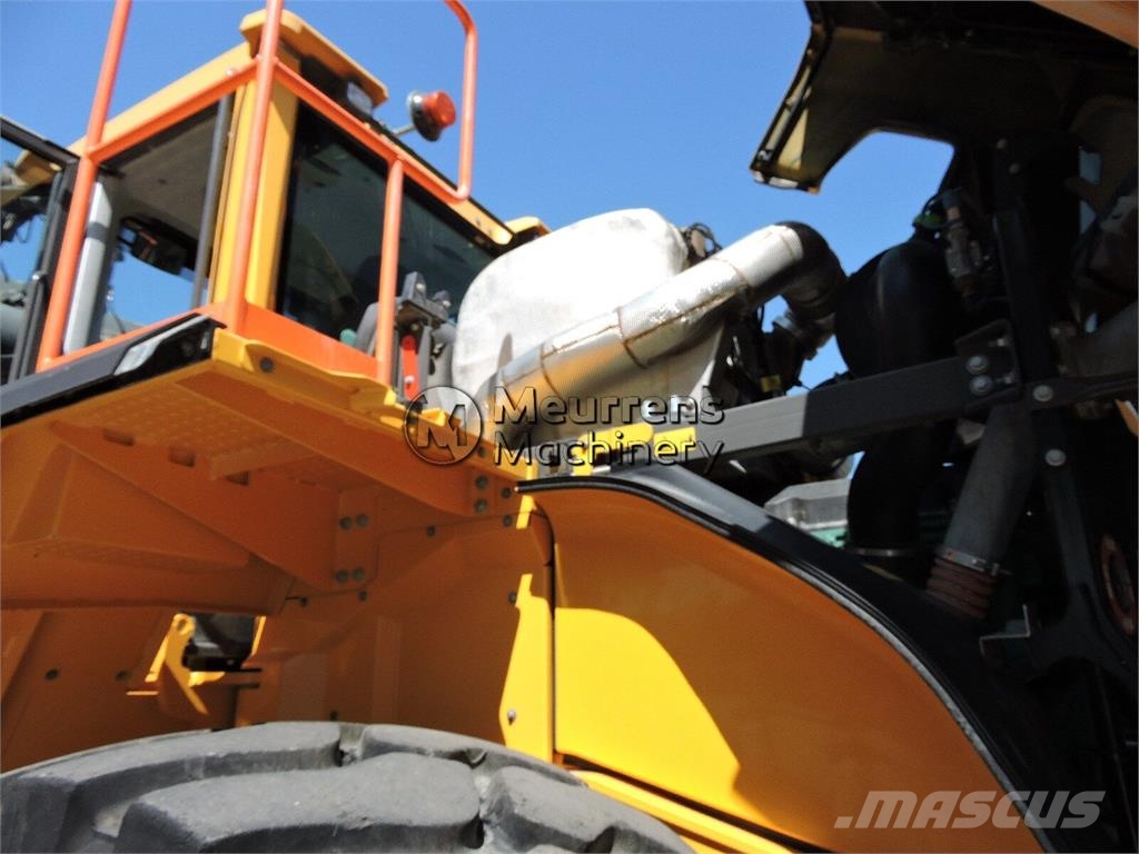 Volvo L150H لوادر بعجل