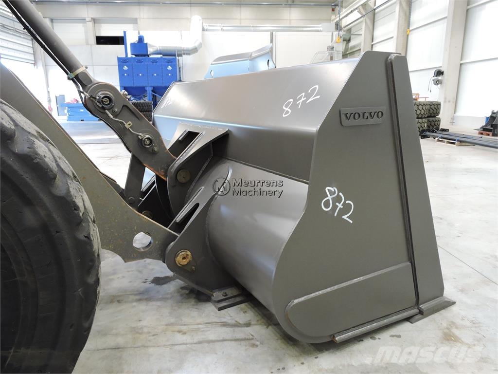 Volvo L180H New Bucket Wheel loaders