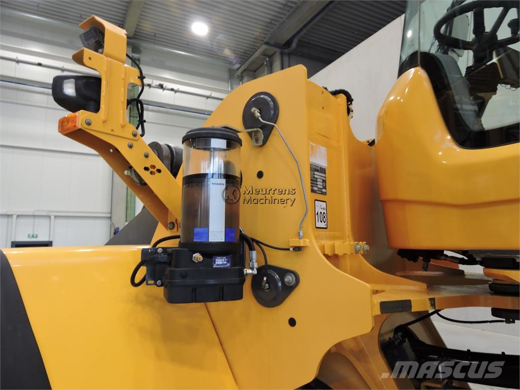 Volvo L180H New Bucket Wheel loaders