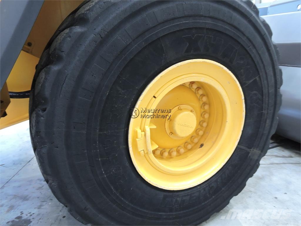 Volvo L180H New Bucket Wheel loaders