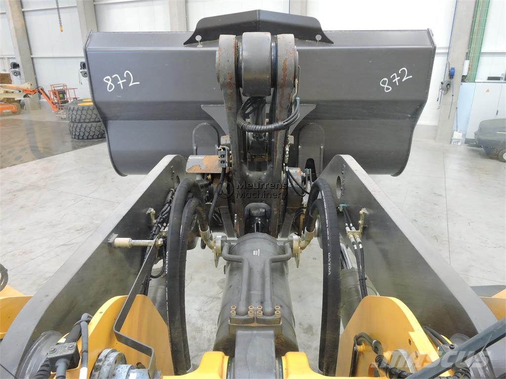 Volvo L180H New Bucket Wheel loaders