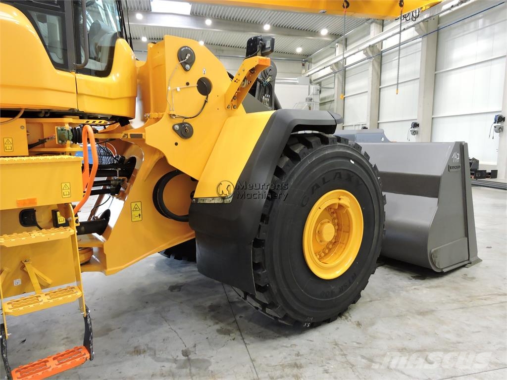 Volvo L180H New Tyre+Bucket Wheel loaders