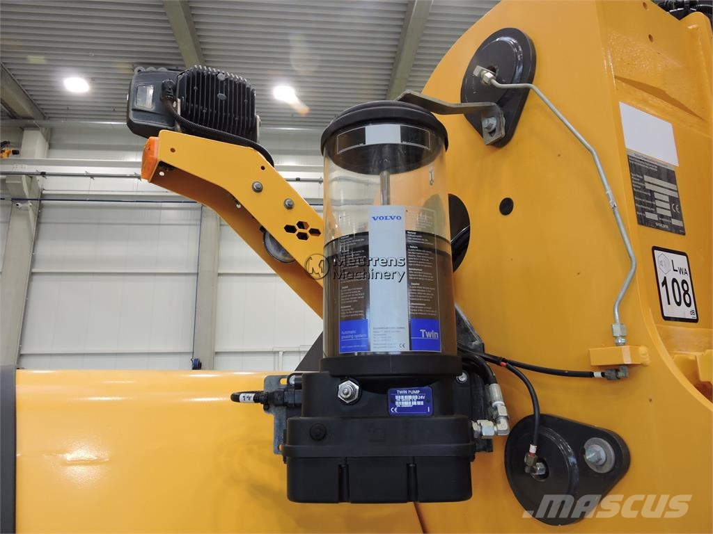 Volvo L180H New Tyre+Bucket Wheel loaders