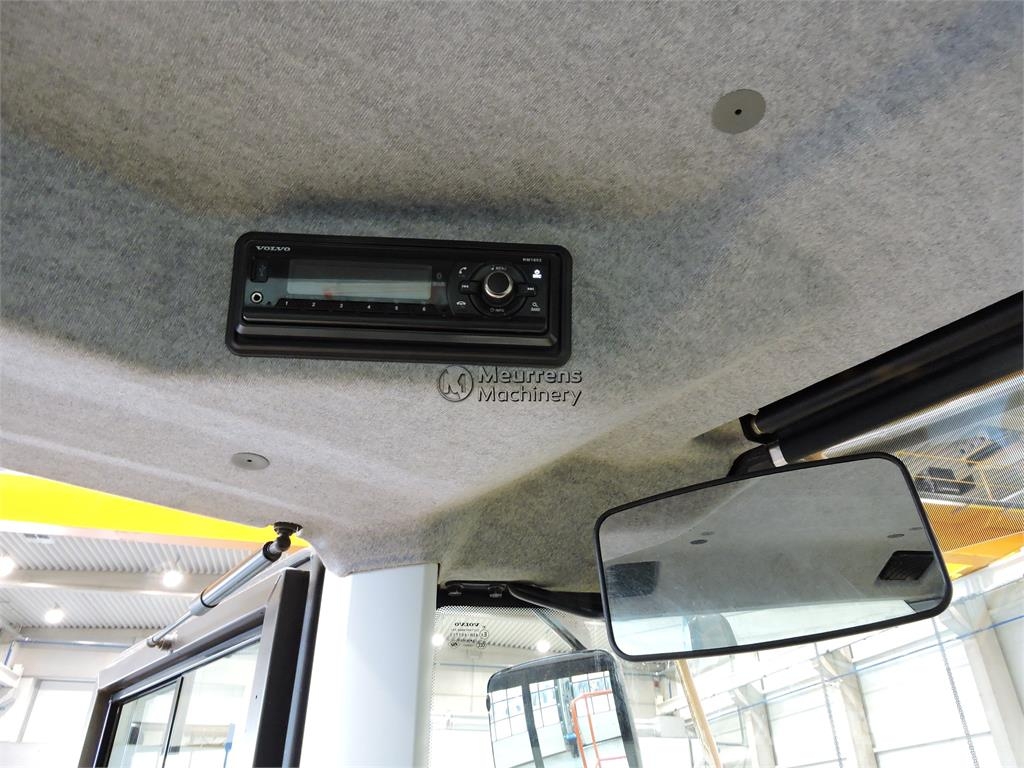 Volvo L180H New Tyre+Bucket Wheel loaders