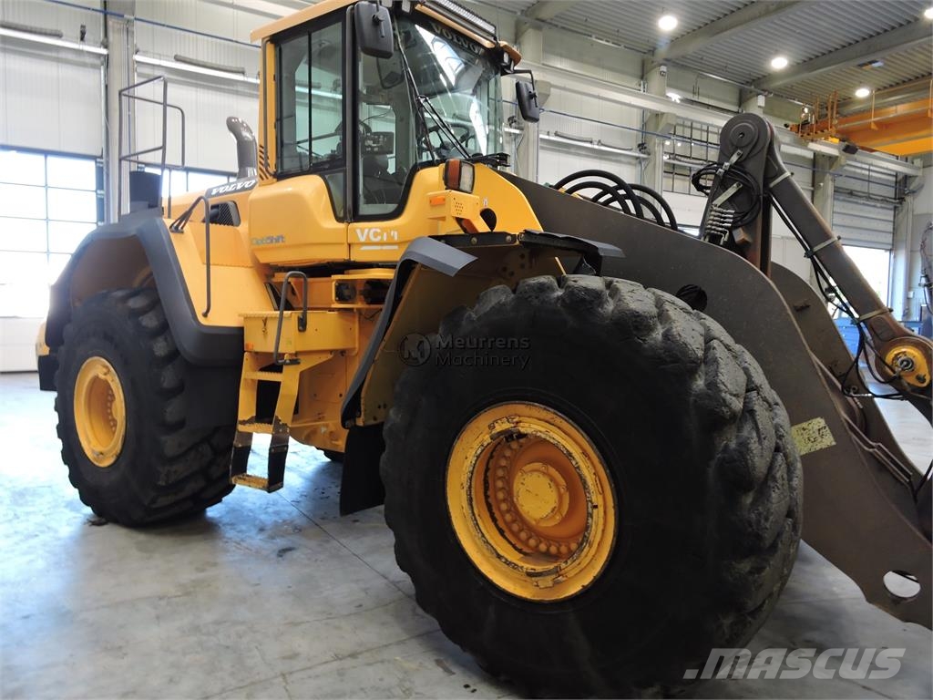 Volvo L220G Rataslaadurid