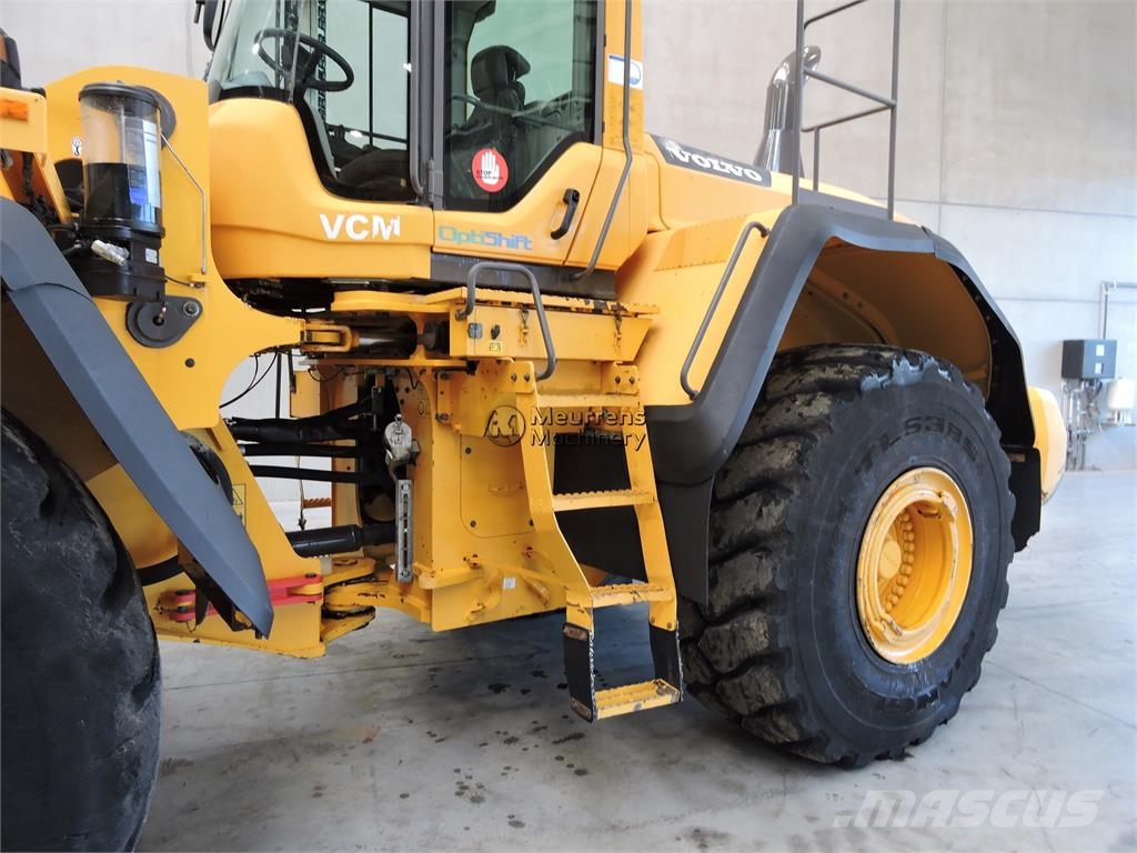 Volvo L220G Rataslaadurid