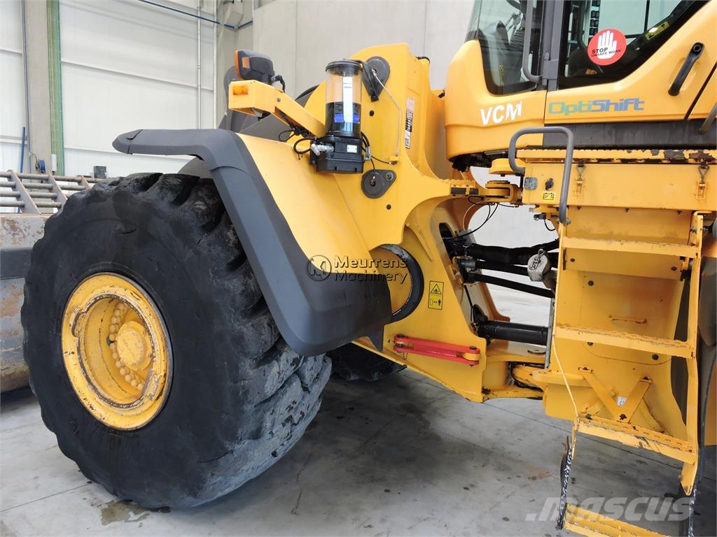 Volvo L220G Rataslaadurid