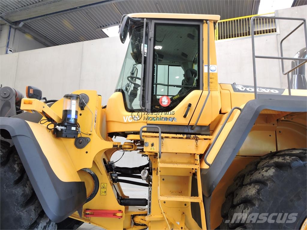 Volvo L220G Rataslaadurid