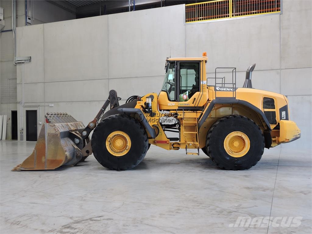Volvo L220G Rataslaadurid