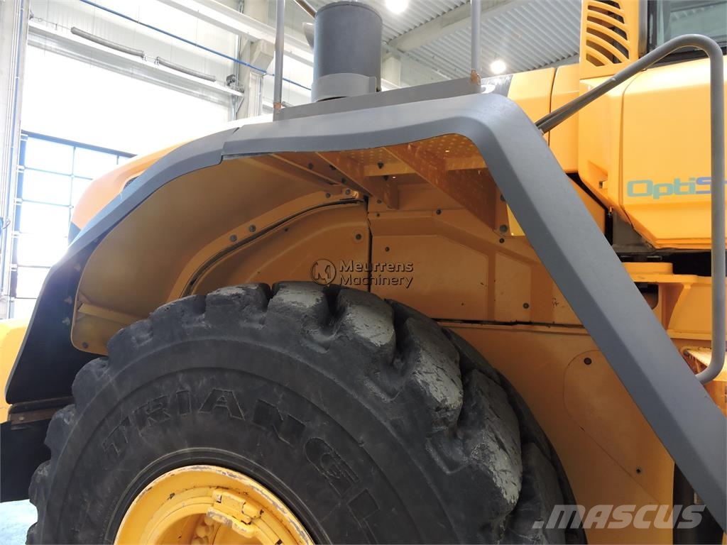 Volvo L220G Rataslaadurid