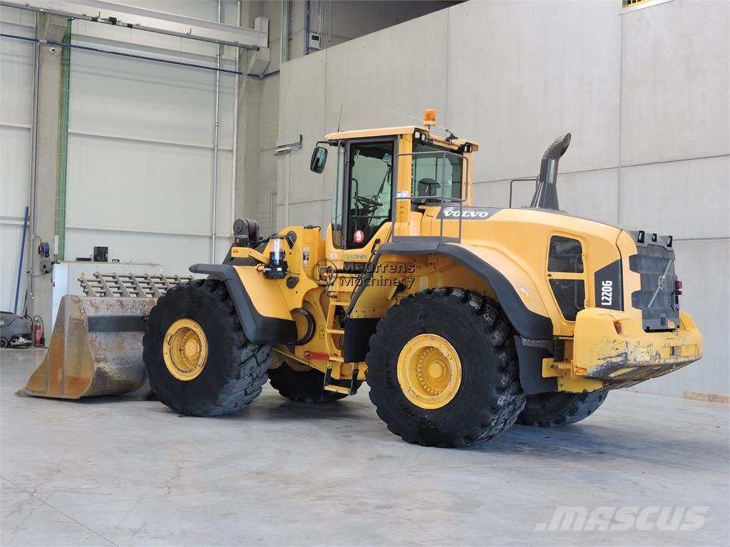 Volvo L220G Rataslaadurid