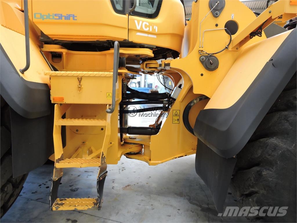 Volvo L220G Rataslaadurid