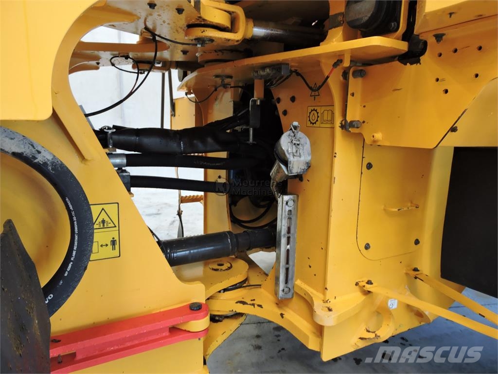 Volvo L220G Rataslaadurid