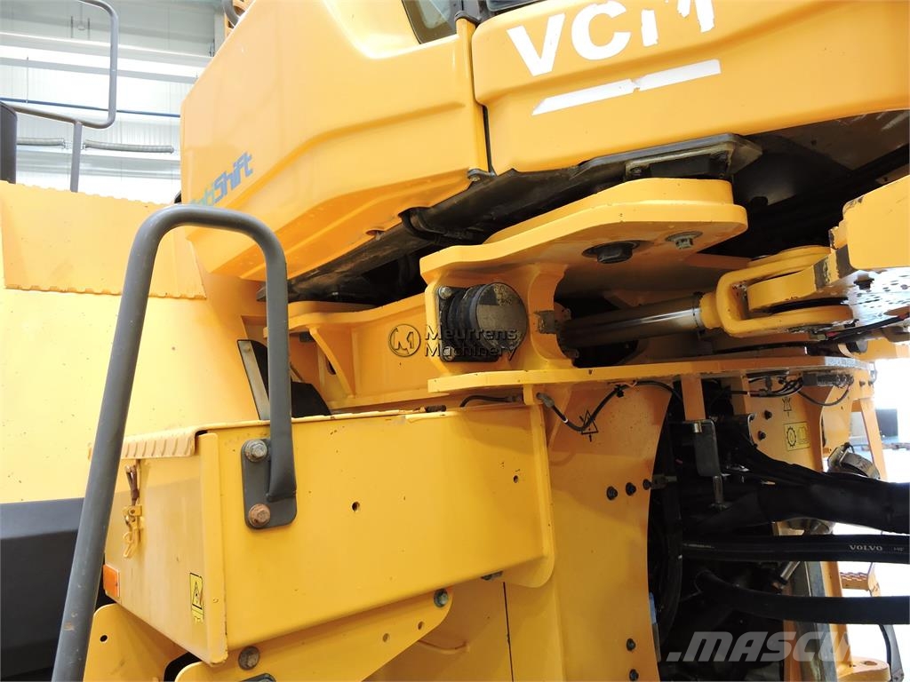 Volvo L220G Rataslaadurid