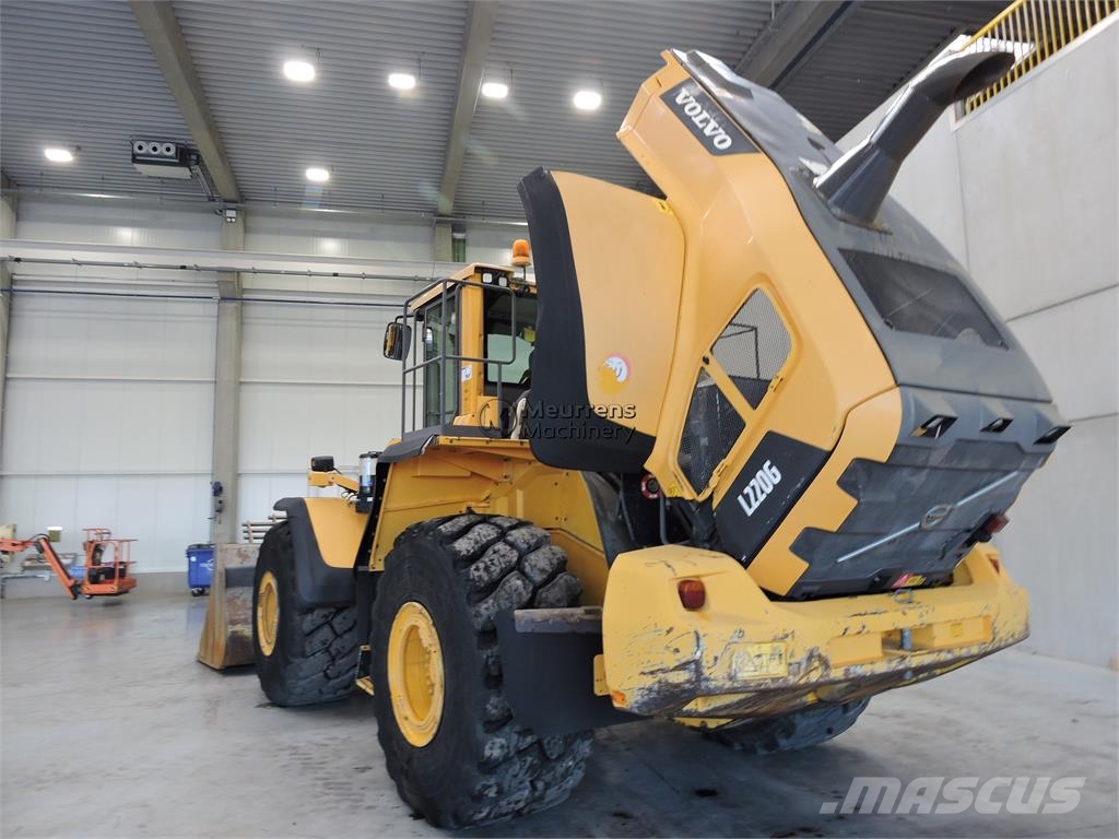 Volvo L220G Rataslaadurid