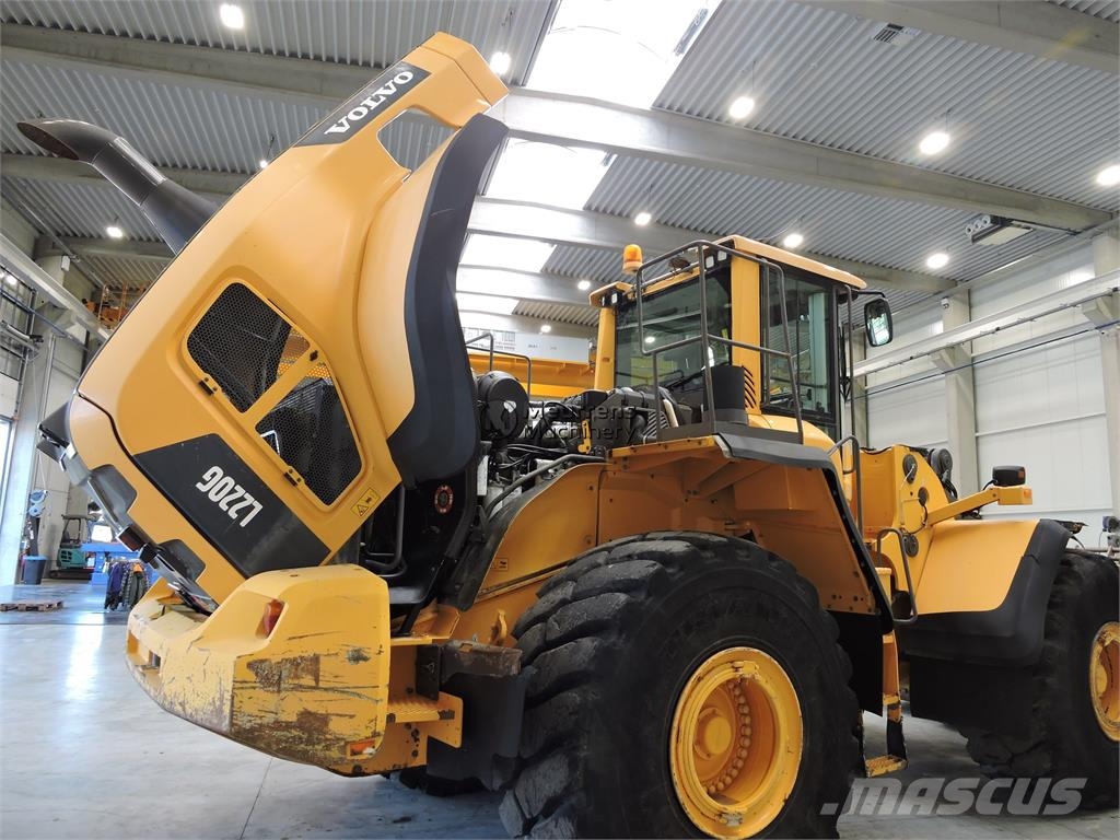 Volvo L220G Rataslaadurid