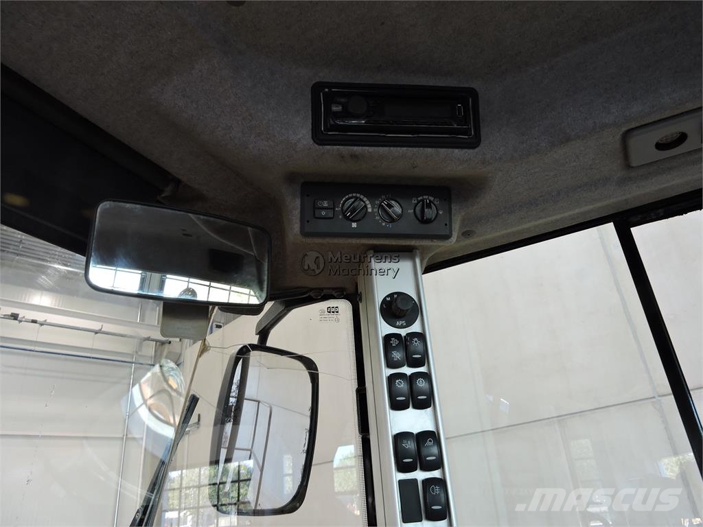 Volvo L220G Rataslaadurid