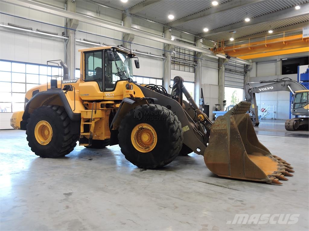 Volvo L220G Rataslaadurid