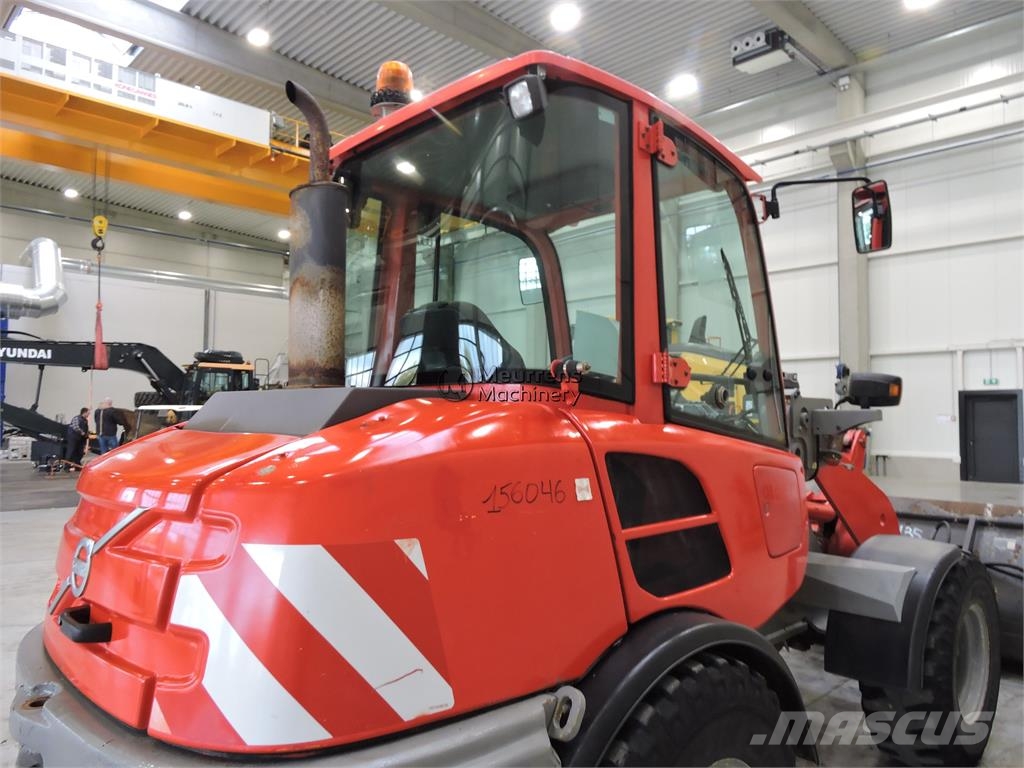 Volvo L25 F + Fork لوادر بعجل