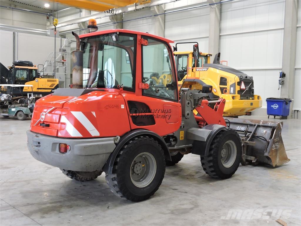 Volvo L25 F + Fork لوادر بعجل