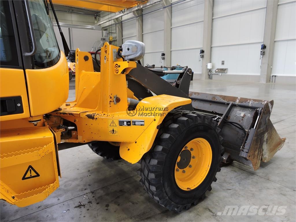 Volvo L30G + Fork Kolesni nakladalci