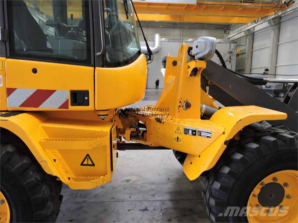 Volvo L30G + Fork Kolesni nakladalci