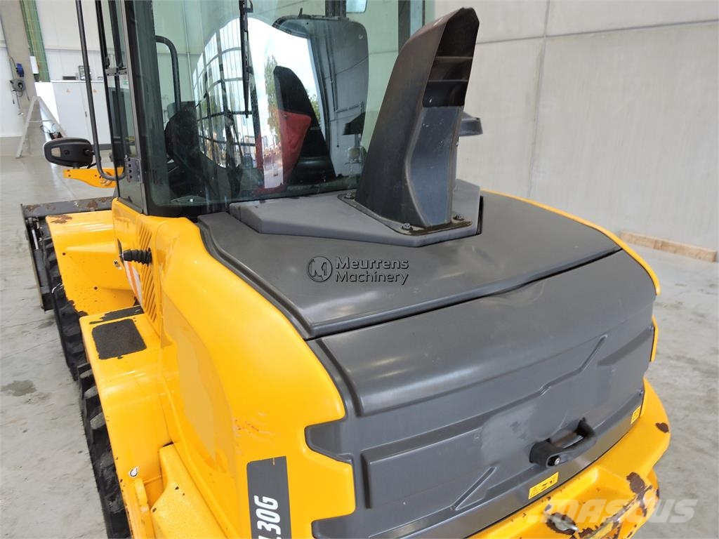 Volvo L30G + Fork Kolesni nakladalci
