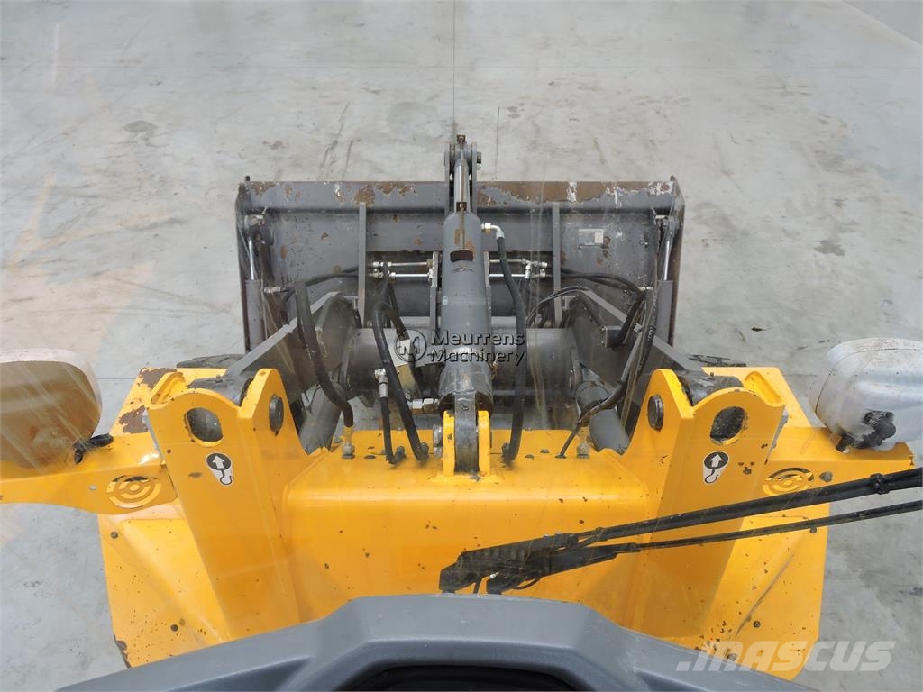 Volvo L30G + Fork Kolesni nakladalci