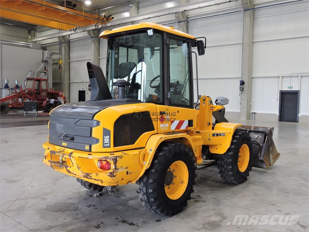 Volvo L30G + Fork Kolesni nakladalci