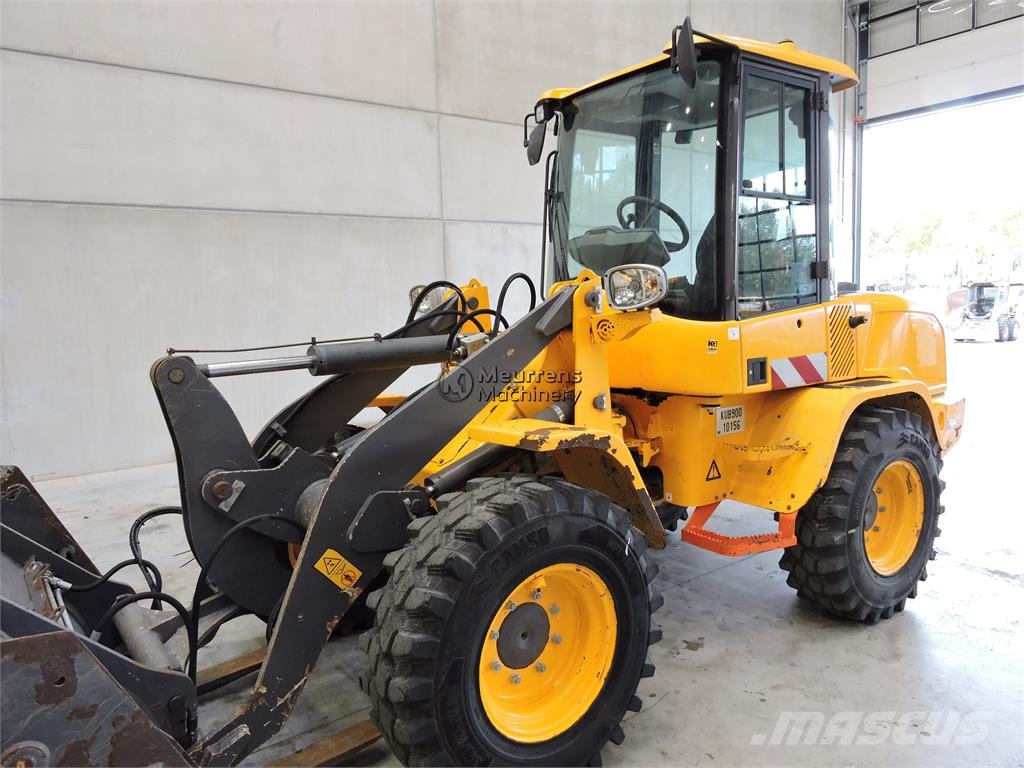 Volvo L30G + Fork Kolesni nakladalci
