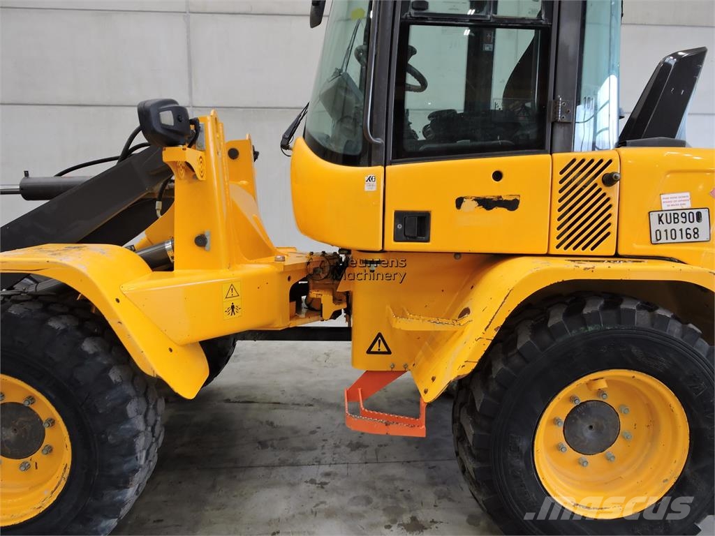 Volvo L30G + Fork Kolesni nakladalci