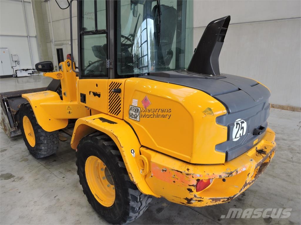 Volvo L30G + Fork Kolesni nakladalci