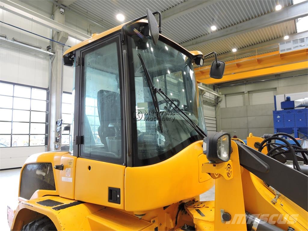 Volvo L30G + Fork Kolesni nakladalci