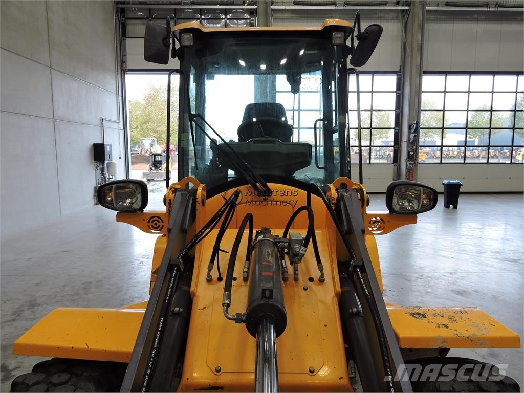 Volvo L30G + Fork Kolesni nakladalci