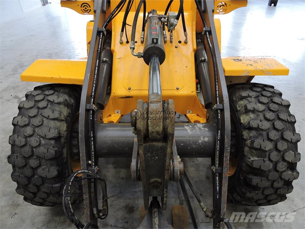 Volvo L30G + Fork Kolesni nakladalci
