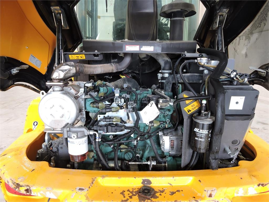 Volvo L30G + Fork Kolesni nakladalci