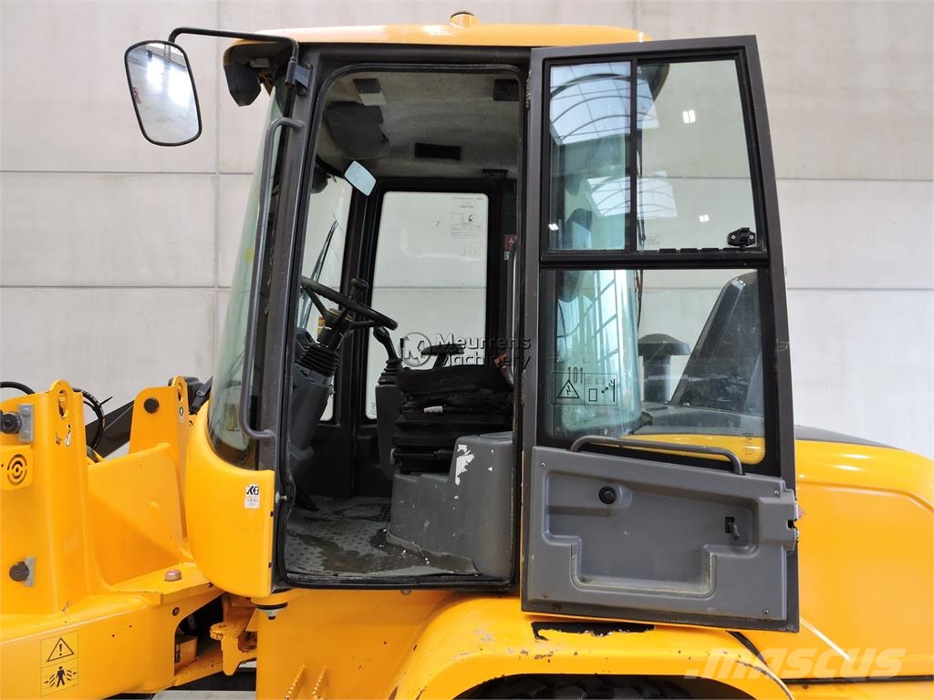 Volvo L30G + Fork Kolesni nakladalci