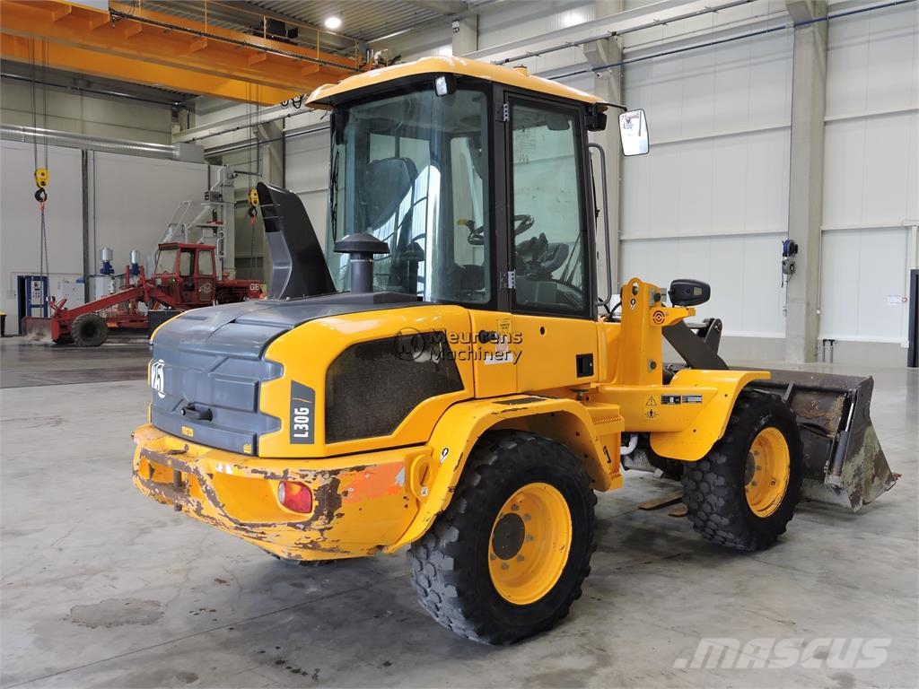 Volvo L30G + Fork Kolesni nakladalci