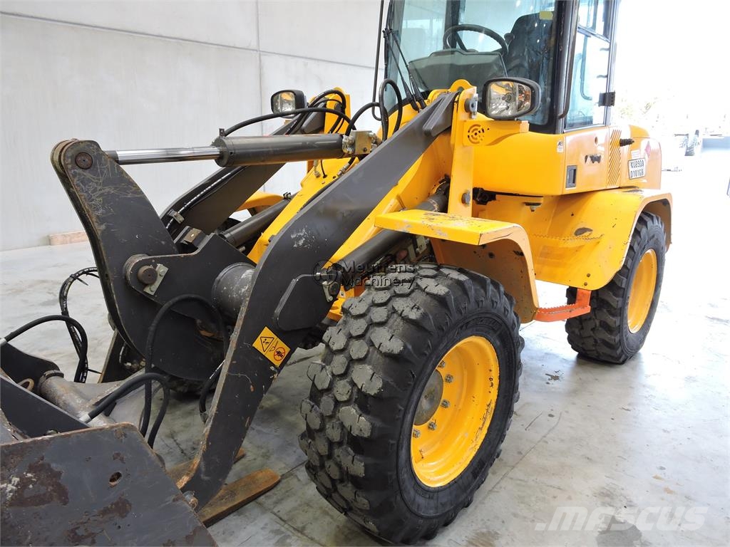 Volvo L30G + Fork Kolesni nakladalci
